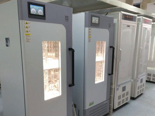 立式全温光照振荡培养箱